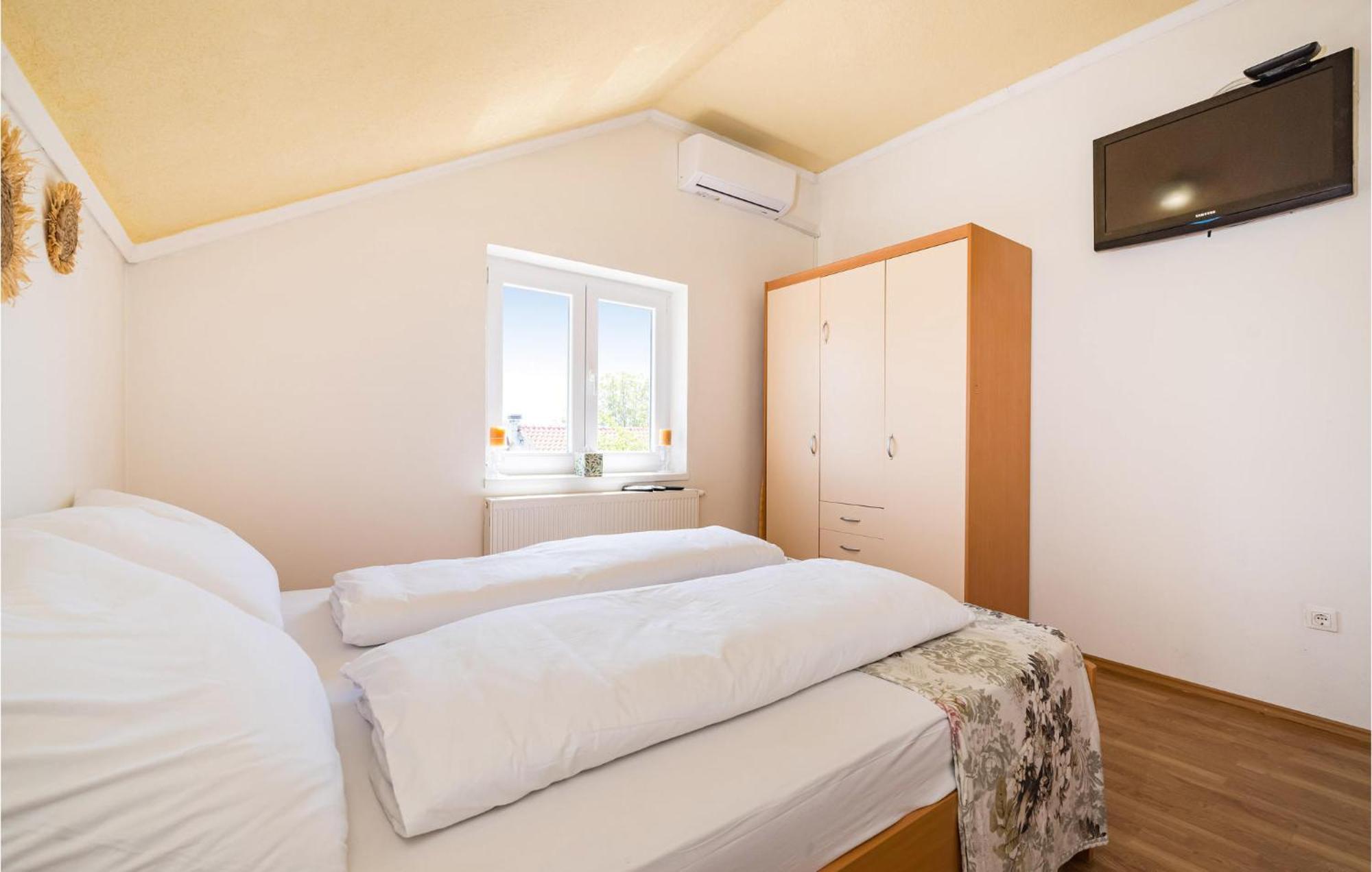 Pet Friendly Home In Murvica With Kitchen 外观 照片