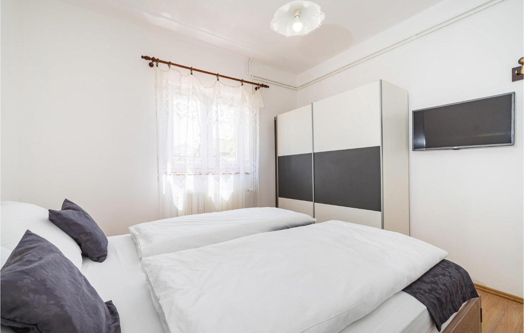 Pet Friendly Home In Murvica With Kitchen 外观 照片