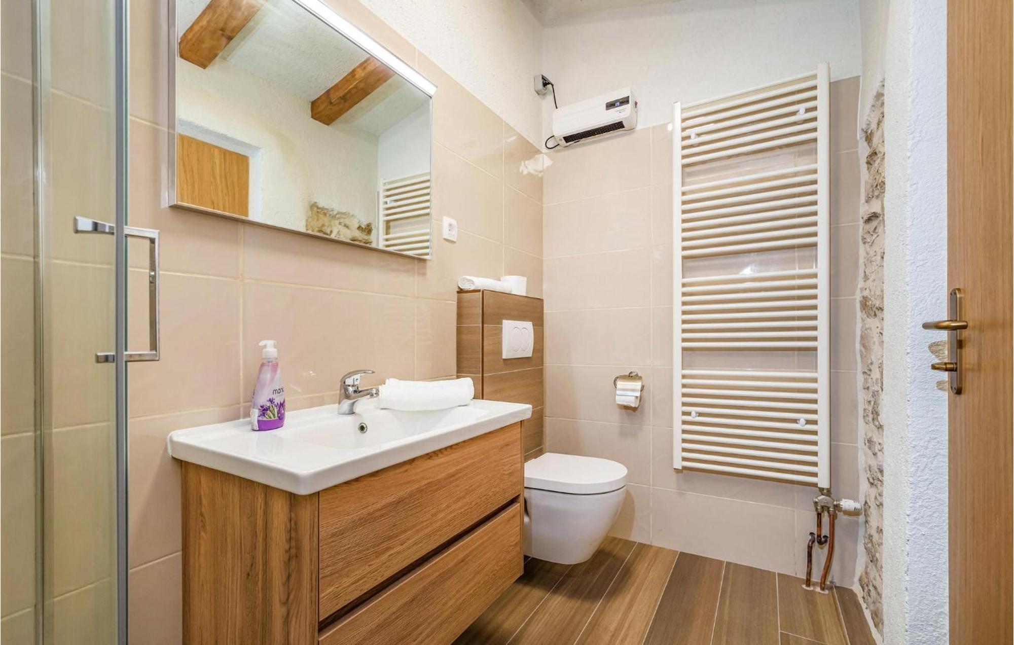 Pet Friendly Home In Murvica With Kitchen 外观 照片
